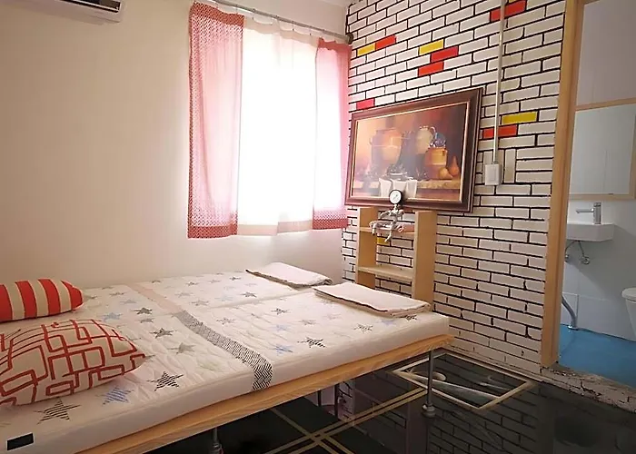 Time Travelers Party In Hongdae Hostel